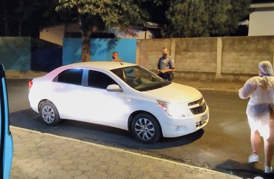 Foto 2 de 5 — Blitz faz cumprir toque de recolher e proibição de bebidas em Boa Esperança